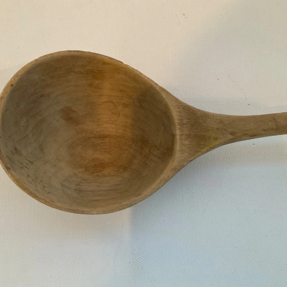 SALE‼️VINTAGE PRIMITIVE HAND CARVED ONE PIECE TREENWARE WOODEN DIPPER/LADLE 12”